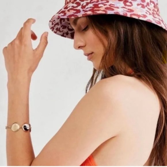 Free People Eleni Ying Yang Dainty Boho Bracelet In Gold. OS (adjustable). NWT! - Picture 3 of 3